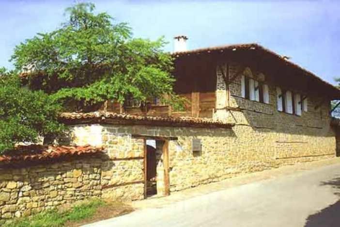 Ambaritsa Hotel Gorna Oryakhovitsa Exterior foto